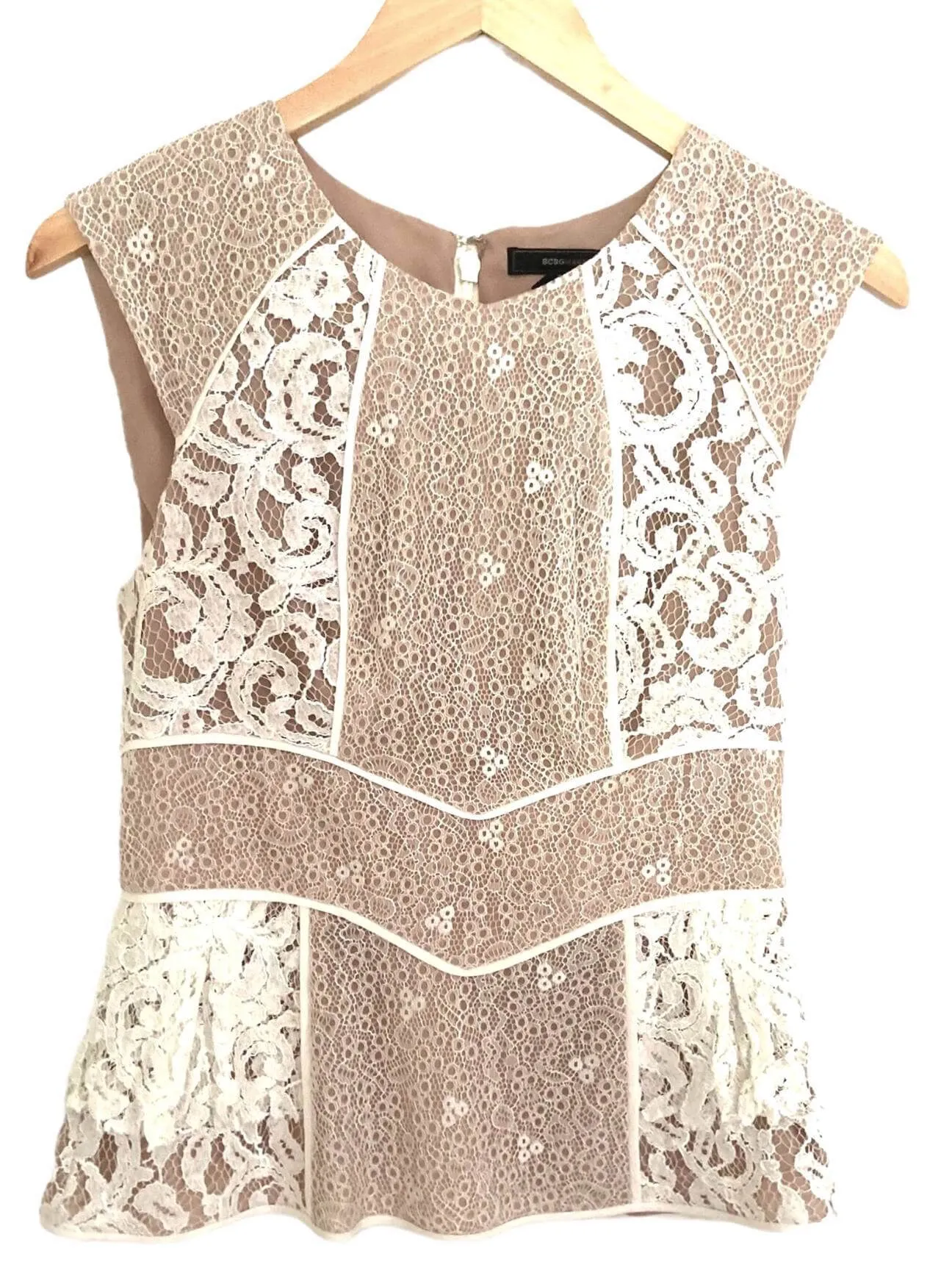 Soft Autumn Sleeveless Lace Top